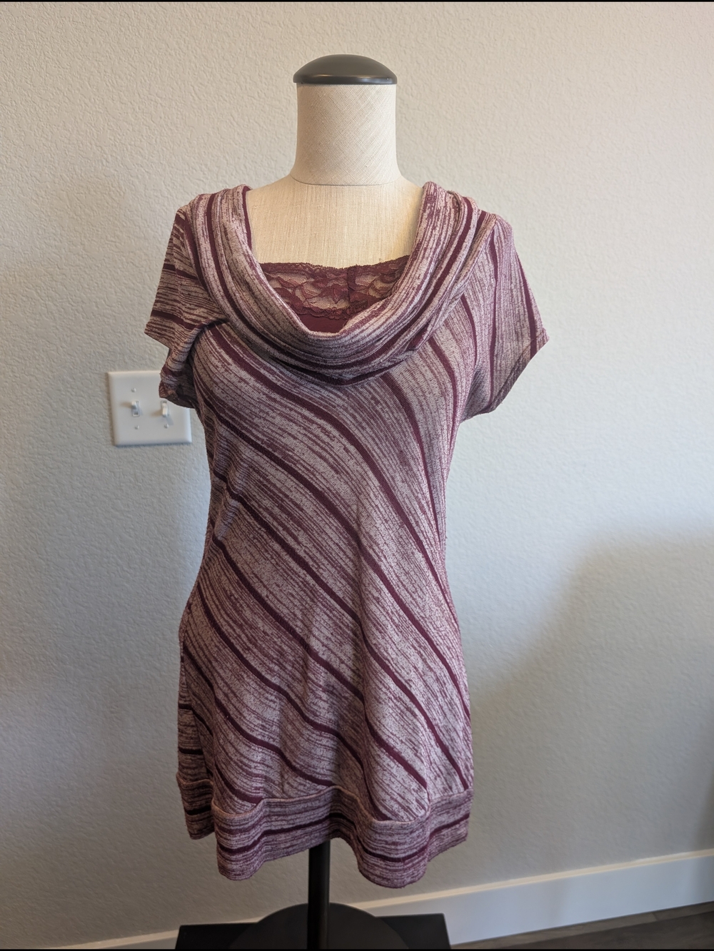 Almost Famous Sz M Cowl Neck Striped Tunic in Plum